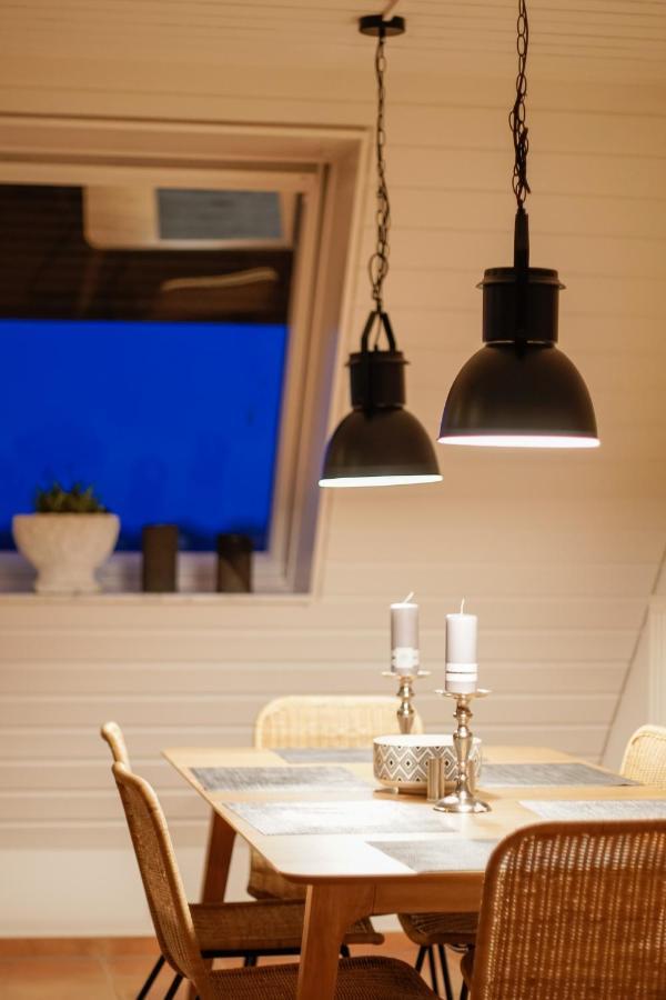 Rheinloft 3 - Grosse Giebelwohnung Mit Dachterrassen An Der Rheinpromenade 엠메리흐 외부 사진