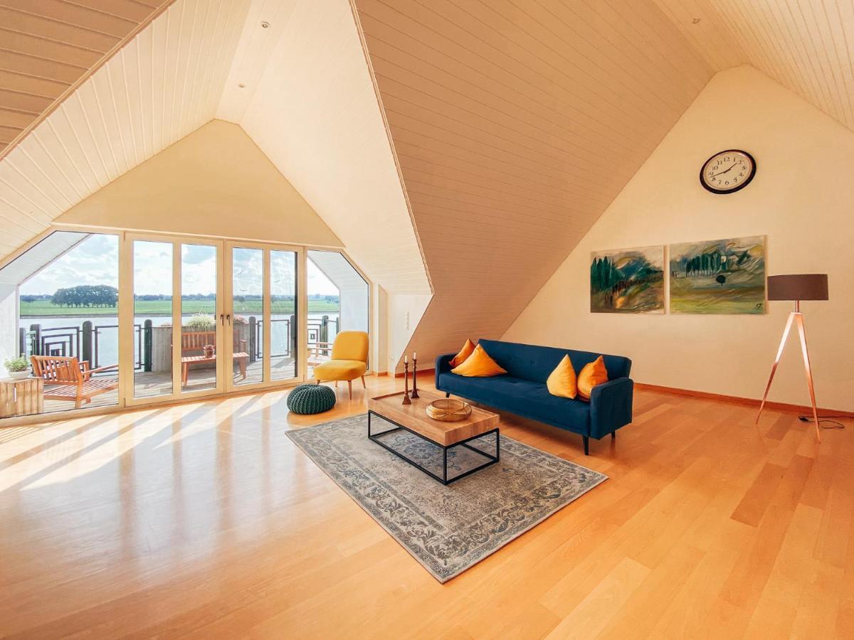 Rheinloft 3 - Grosse Giebelwohnung Mit Dachterrassen An Der Rheinpromenade 엠메리흐 외부 사진