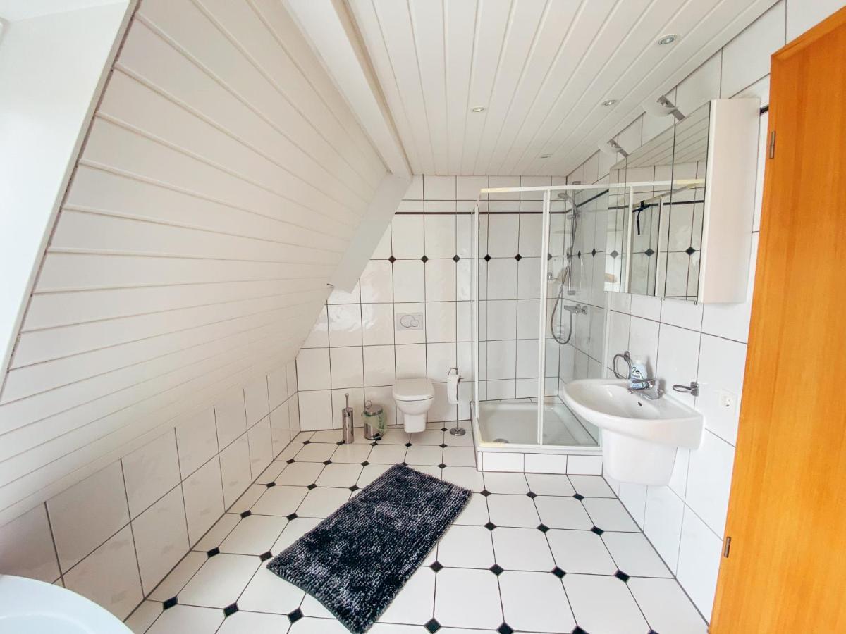 Rheinloft 3 - Grosse Giebelwohnung Mit Dachterrassen An Der Rheinpromenade 엠메리흐 외부 사진