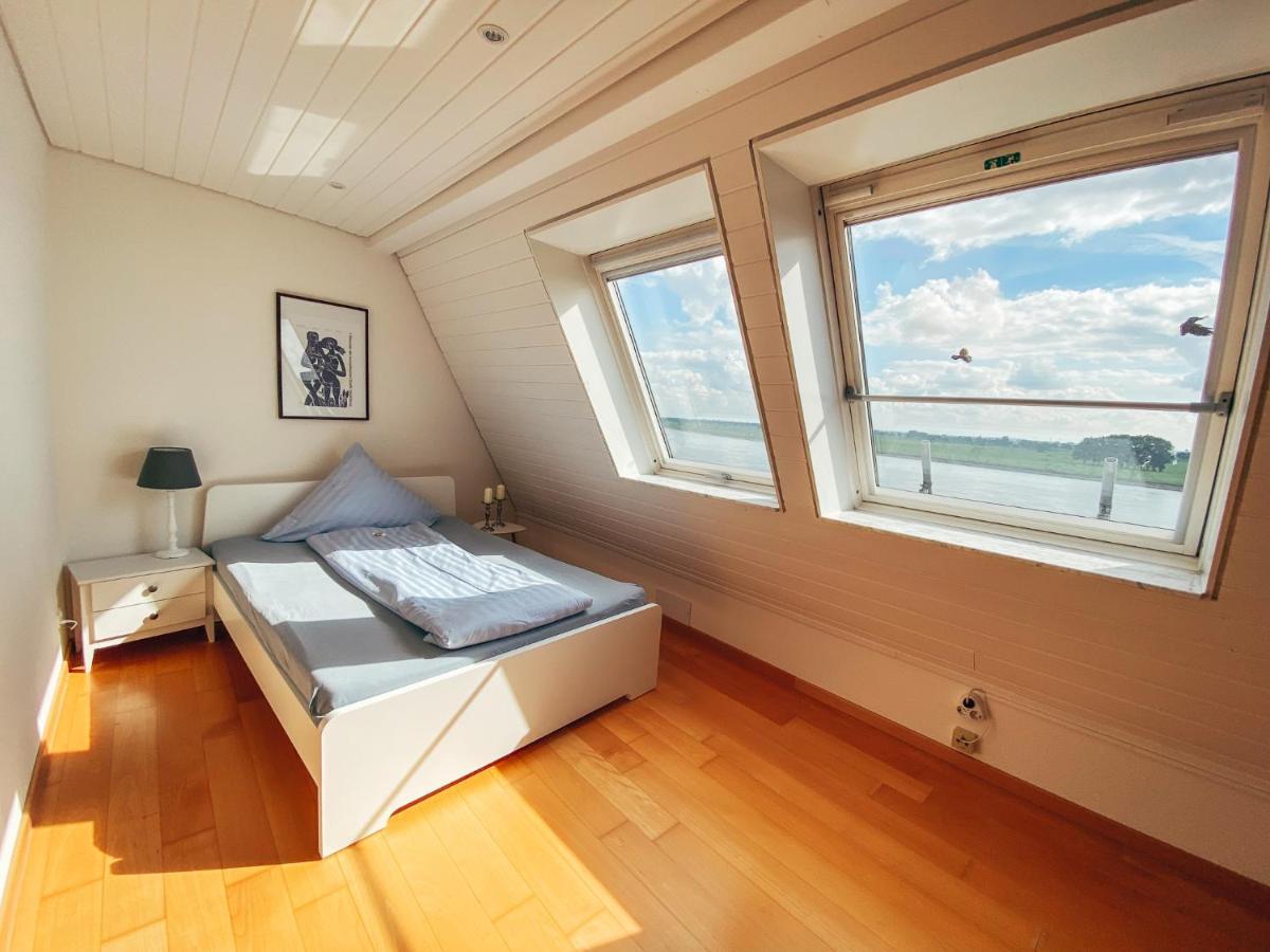 Rheinloft 3 - Grosse Giebelwohnung Mit Dachterrassen An Der Rheinpromenade 엠메리흐 외부 사진