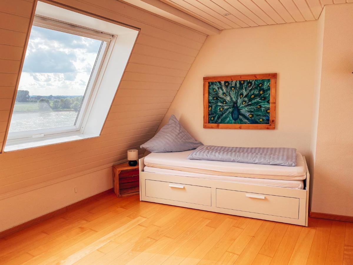 Rheinloft 3 - Grosse Giebelwohnung Mit Dachterrassen An Der Rheinpromenade 엠메리흐 외부 사진