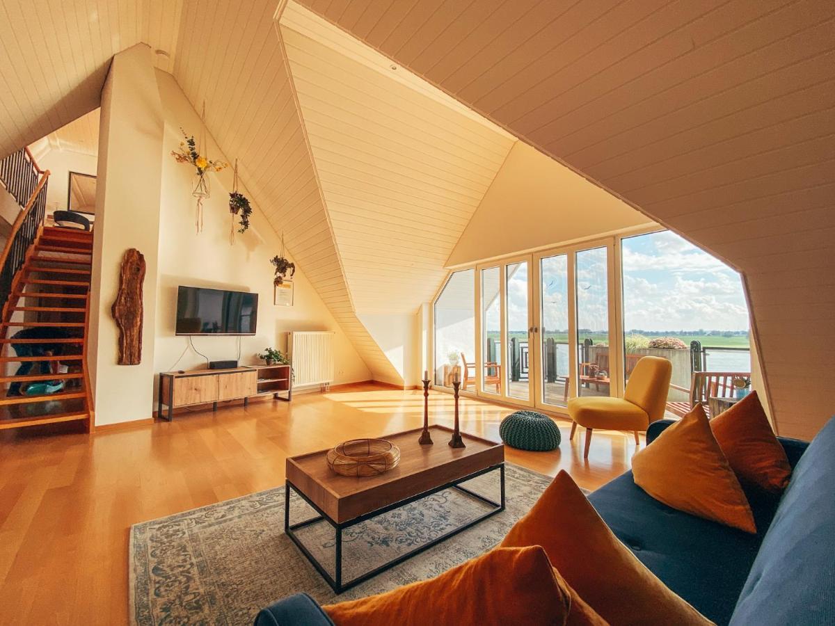 Rheinloft 3 - Grosse Giebelwohnung Mit Dachterrassen An Der Rheinpromenade 엠메리흐 외부 사진