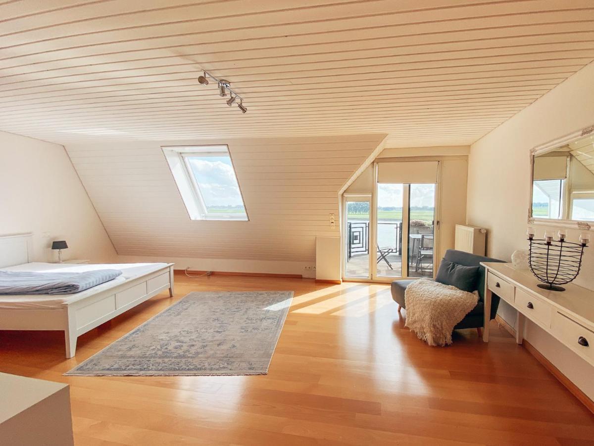 Rheinloft 3 - Grosse Giebelwohnung Mit Dachterrassen An Der Rheinpromenade 엠메리흐 외부 사진
