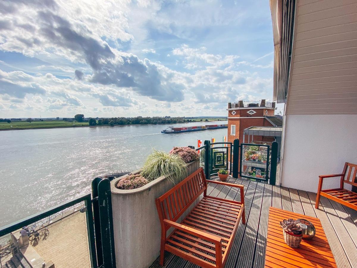 Rheinloft 3 - Grosse Giebelwohnung Mit Dachterrassen An Der Rheinpromenade 엠메리흐 외부 사진