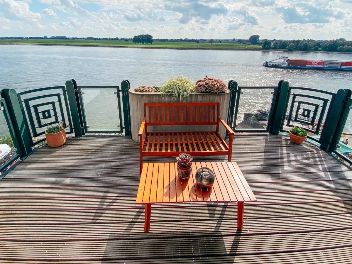 Rheinloft 3 - Grosse Giebelwohnung Mit Dachterrassen An Der Rheinpromenade 엠메리흐 외부 사진